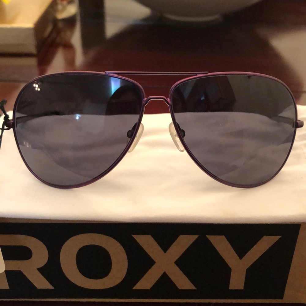 Sunglasses - Picture 4 of 6